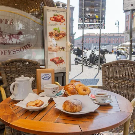 Don Lope Suite-piazza Del Plebiscito نابولي