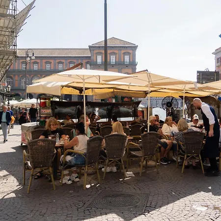 Don Lope Suite-piazza Del Plebiscito نابولي
